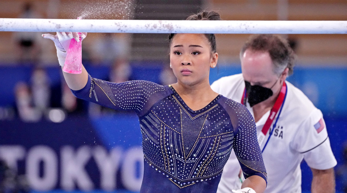 sunisa-lee-gymnastics-warmups